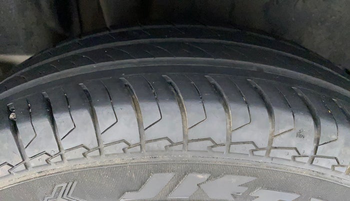 2021 Maruti Swift VXI, Petrol, Manual, 57,572 km, Right Rear Tyre Tread