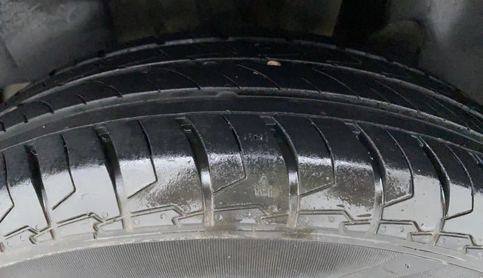2021 Maruti Swift VXI, Petrol, Manual, 57,572 km, Left Rear Tyre Tread