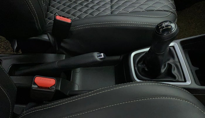 2021 Maruti Swift VXI, Petrol, Manual, 57,572 km, Gear Lever