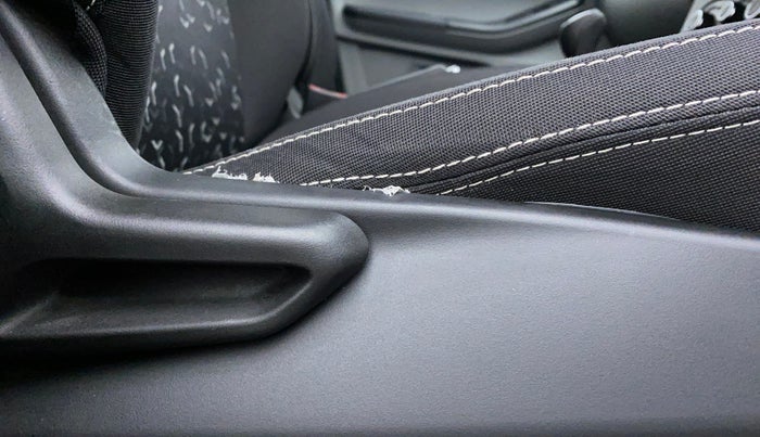 2022 Tata Tiago XT CNG, CNG, Manual, 18,551 km, Driver Side Adjustment Panel