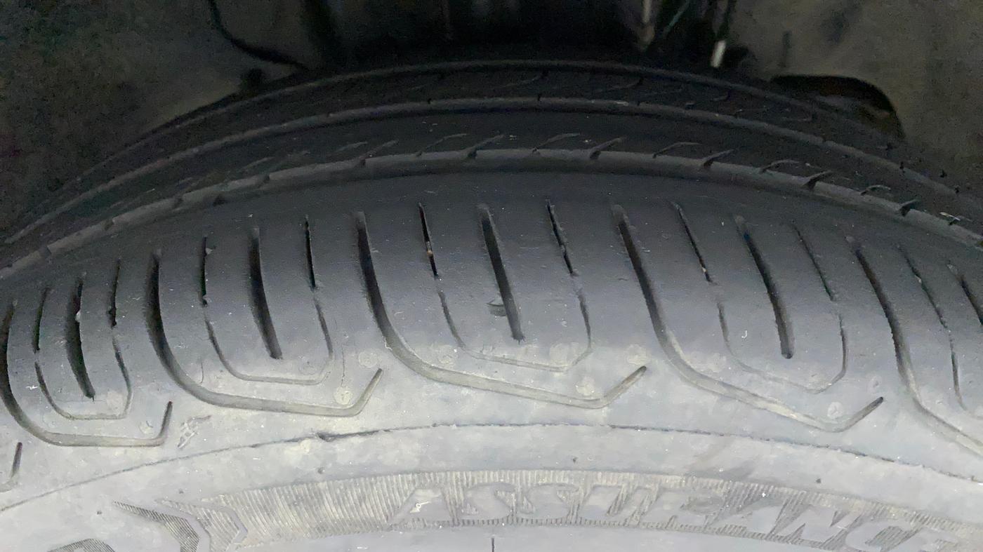 2022 Tata Tiago XT CNG, CNG, Manual, 18,551 km, Right Front Tyre Tread