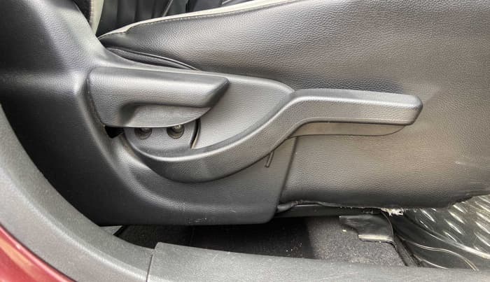 2016 Honda BR-V 1.5L I- DTEC V, Diesel, Manual, 90,308 km, Driver Side Adjustment Panel