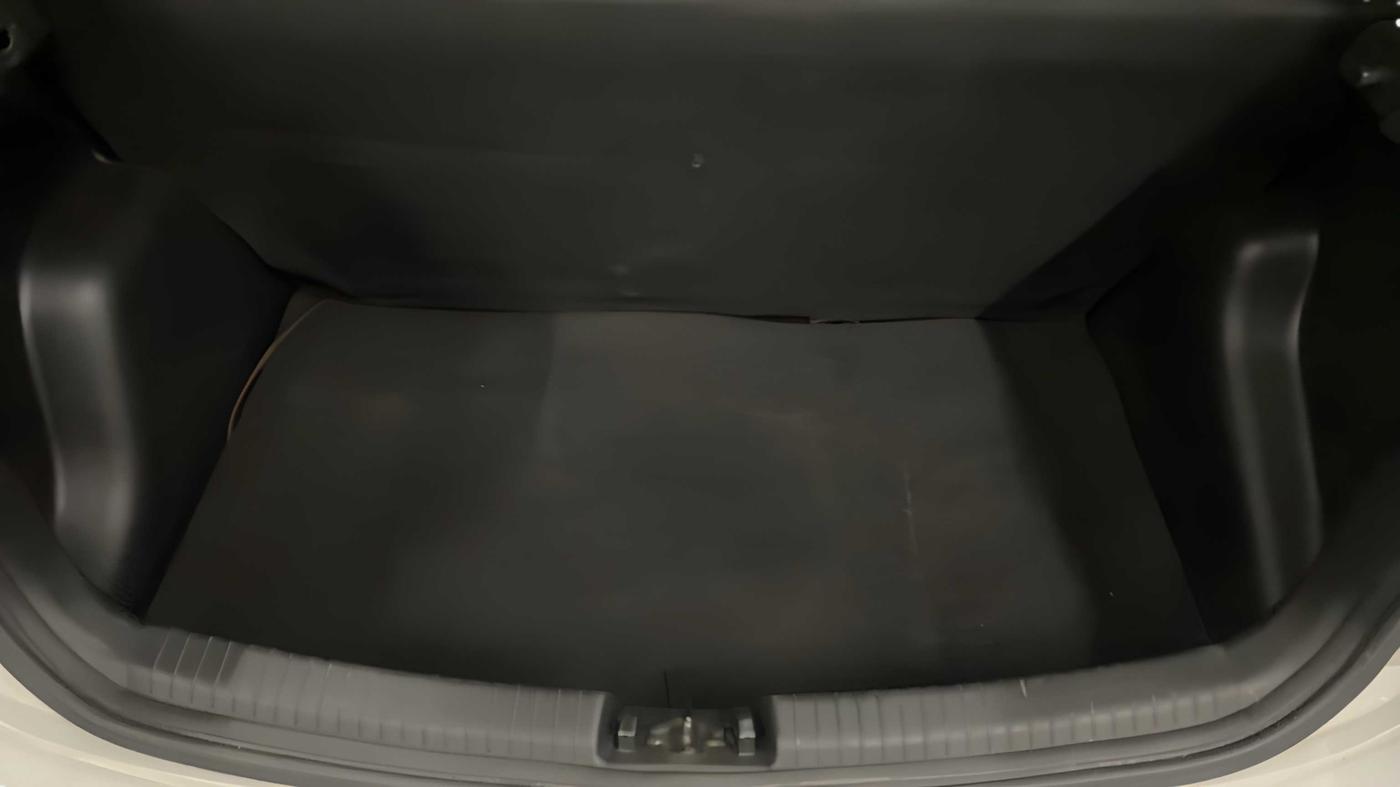 2016 Hyundai Grand i10 SPORTZ 1.1 CRDI, Diesel, Manual, 91,947 km, Boot Inside