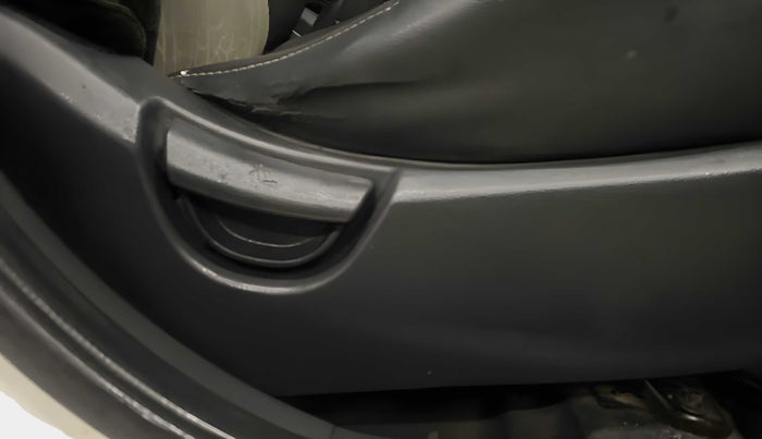 2016 Hyundai Grand i10 SPORTZ 1.1 CRDI, Diesel, Manual, 91,947 km, Driver Side Adjustment Panel