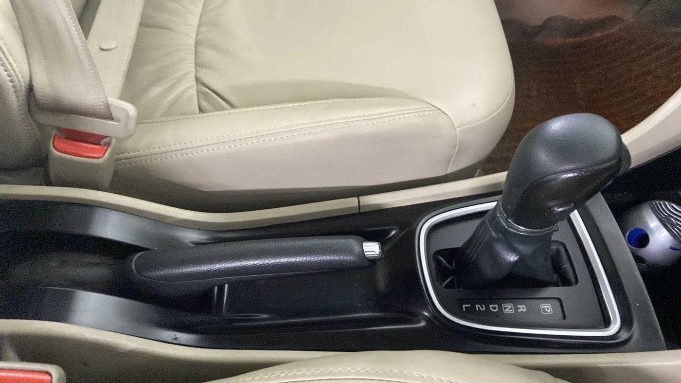 2018 Maruti Ciaz ZETA AT 1.5  SHVS PETROL, Petrol, Automatic, 68,100 km, Gear Lever