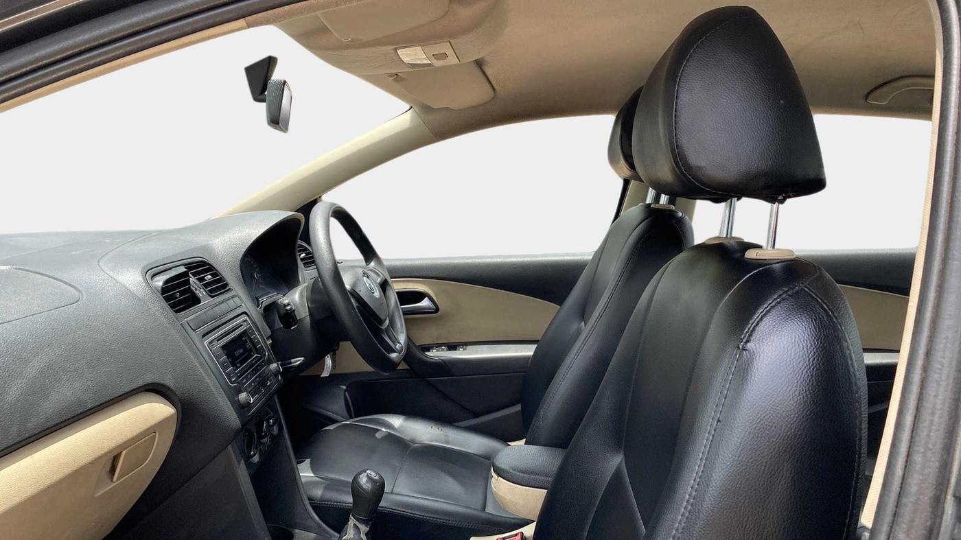 2016 Volkswagen Ameo COMFORTLINE 1.5L, Diesel, Manual, 95,627 km, Right Side Front Door Cabin
