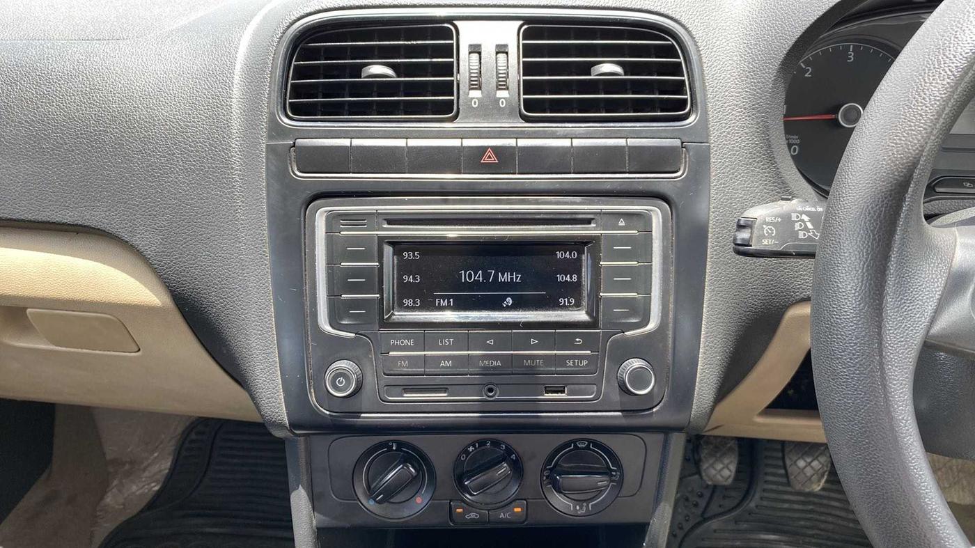 2016 Volkswagen Ameo COMFORTLINE 1.5L, Diesel, Manual, 95,627 km, Infotainment System