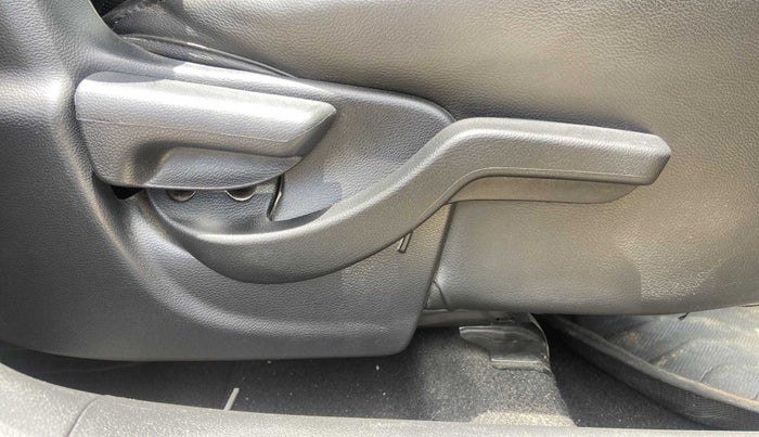 2017 Honda BR-V 1.5L I-VTEC V CVT, Petrol, Automatic, 26,535 km, Driver Side Adjustment Panel