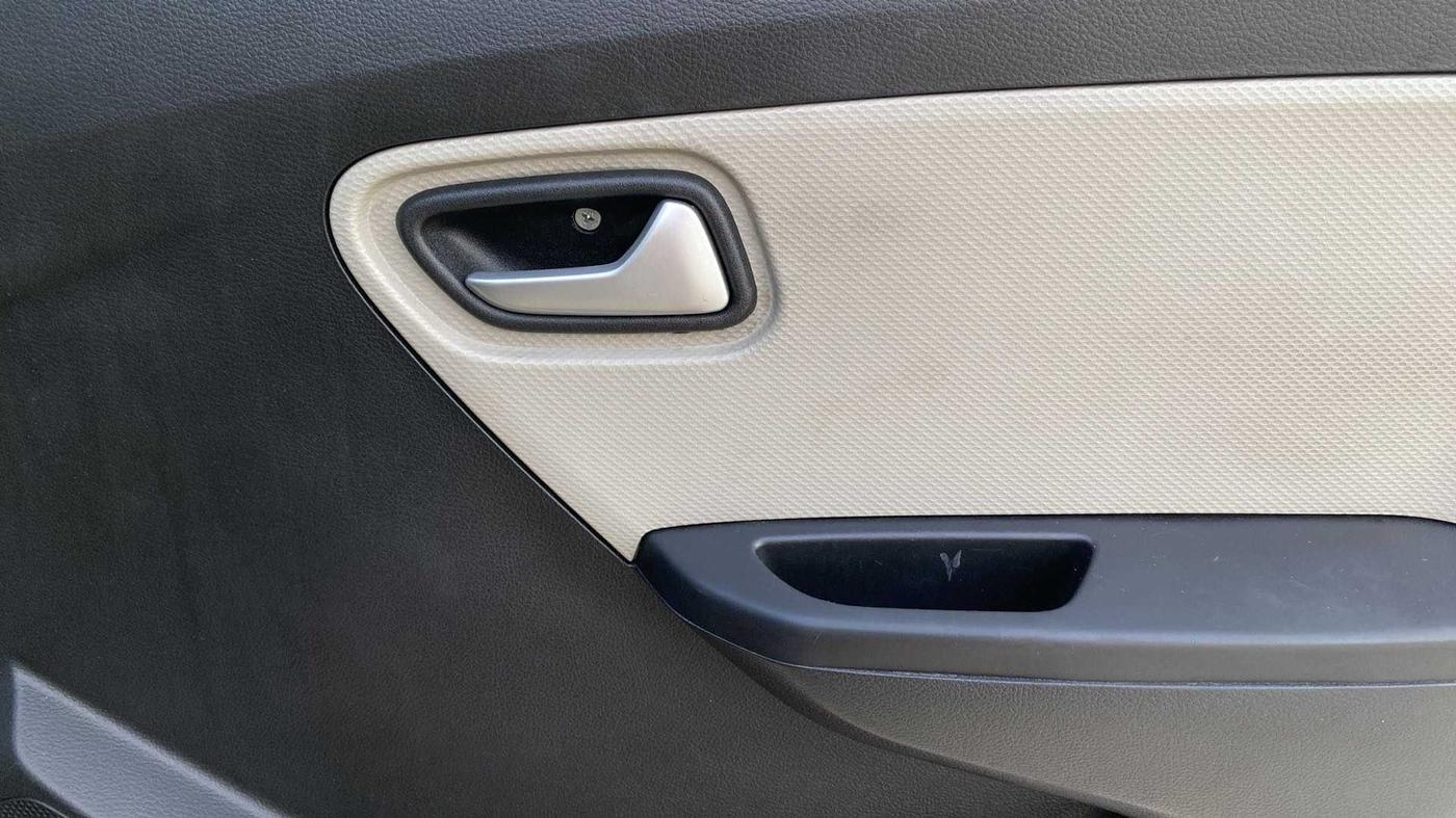 2020 Maruti Alto LXI CNG, CNG, Manual, 63,100 km, Driver Side Door Panels Control
