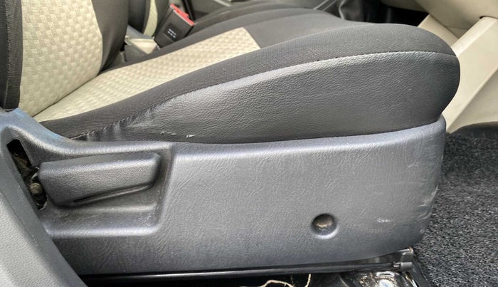 2020 Maruti Alto LXI CNG, CNG, Manual, 63,100 km, Driver Side Adjustment Panel