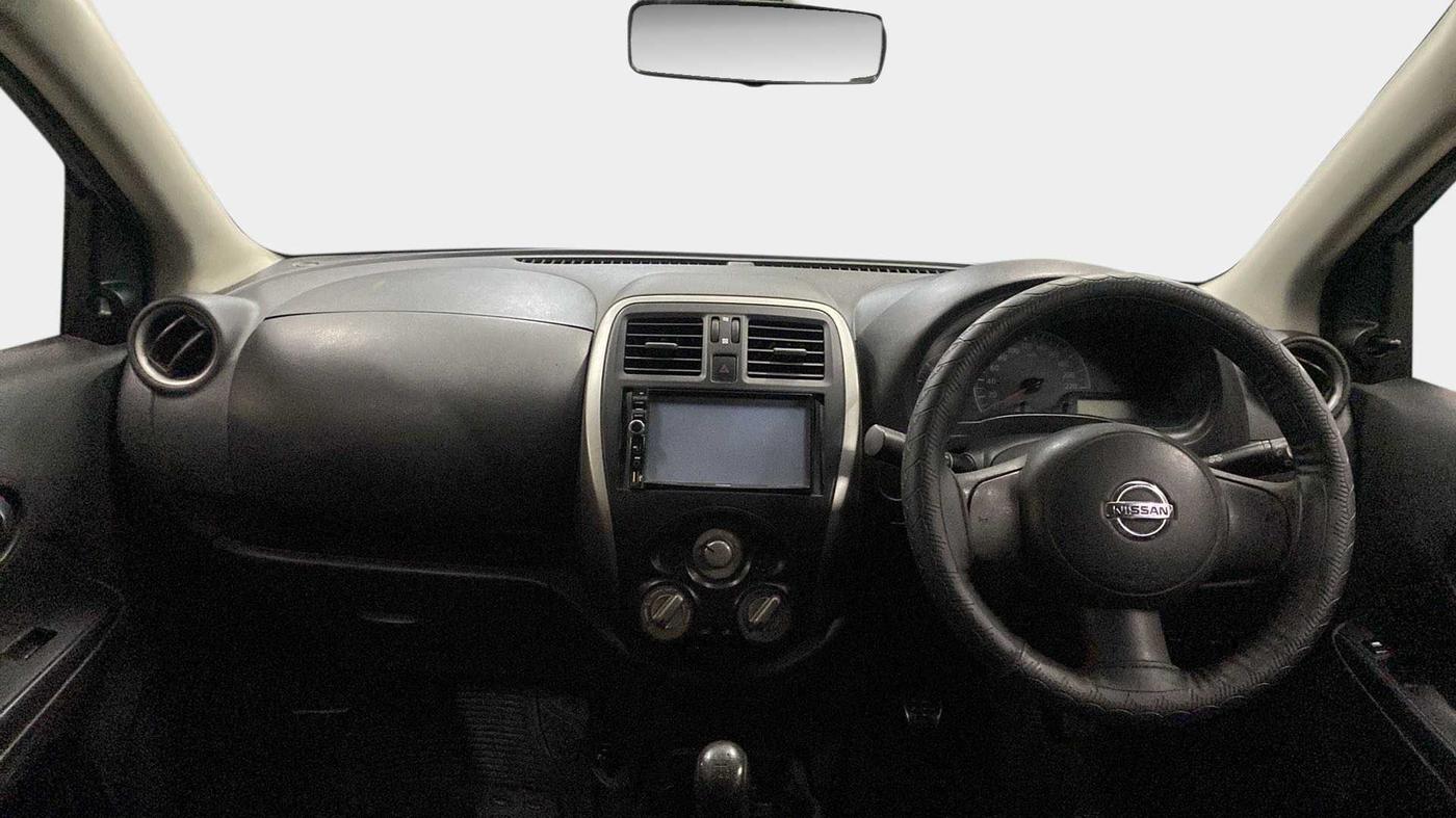 2017 Nissan Sunny XE D, Diesel, Manual, 1,21,958 km, Dashboard