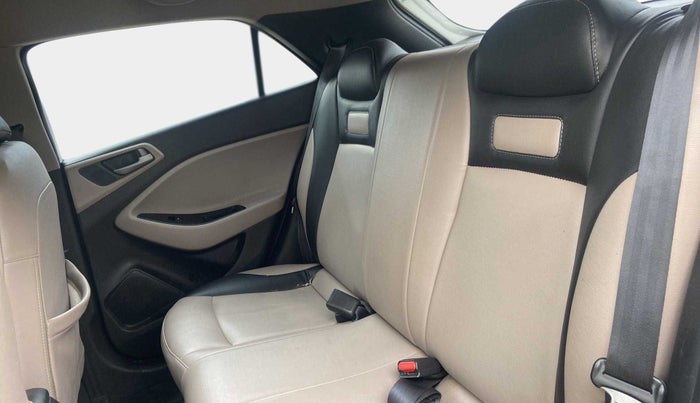 2017 Hyundai Elite i20 SPORTZ 1.2, Petrol, Manual, 77,593 km, Right Side Rear Door Cabin