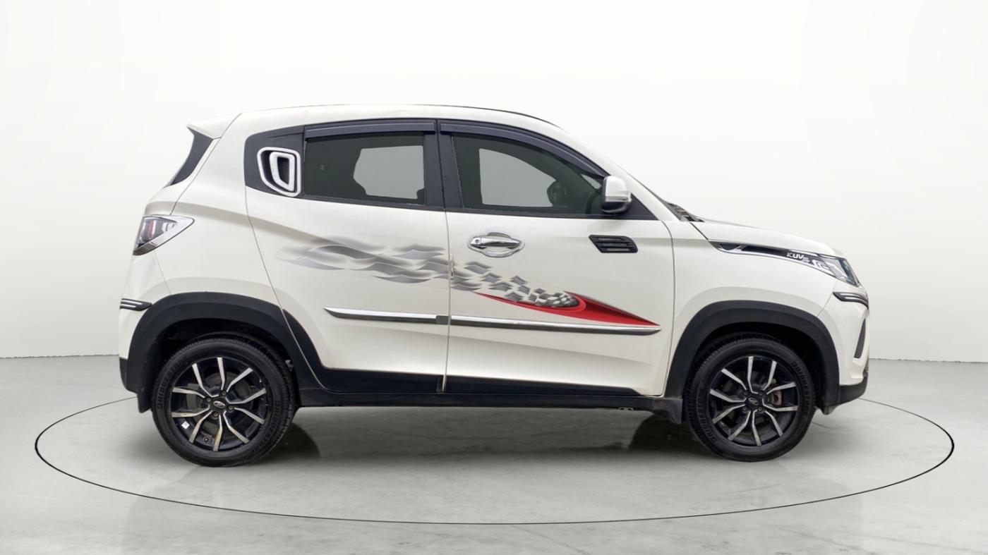 2018 Mahindra KUV 100 NXT K8 P 6 STR, Petrol, Manual, 23,053 km, Right Side View