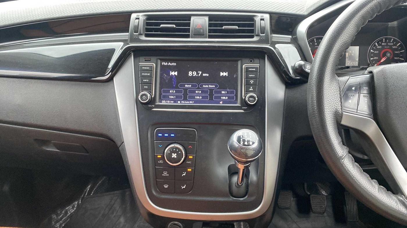 2018 Mahindra KUV 100 NXT K8 P 6 STR, Petrol, Manual, 23,053 km, Air Conditioner
