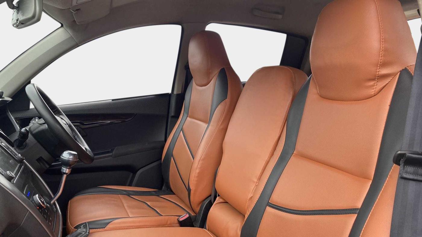 2018 Mahindra KUV 100 NXT K8 P 6 STR, Petrol, Manual, 23,053 km, Right Side Front Door Cabin