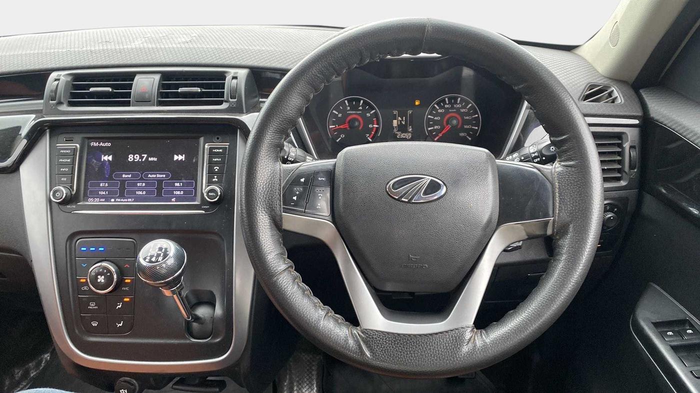2018 Mahindra KUV 100 NXT K8 P 6 STR, Petrol, Manual, 23,053 km, Steering Wheel Close Up