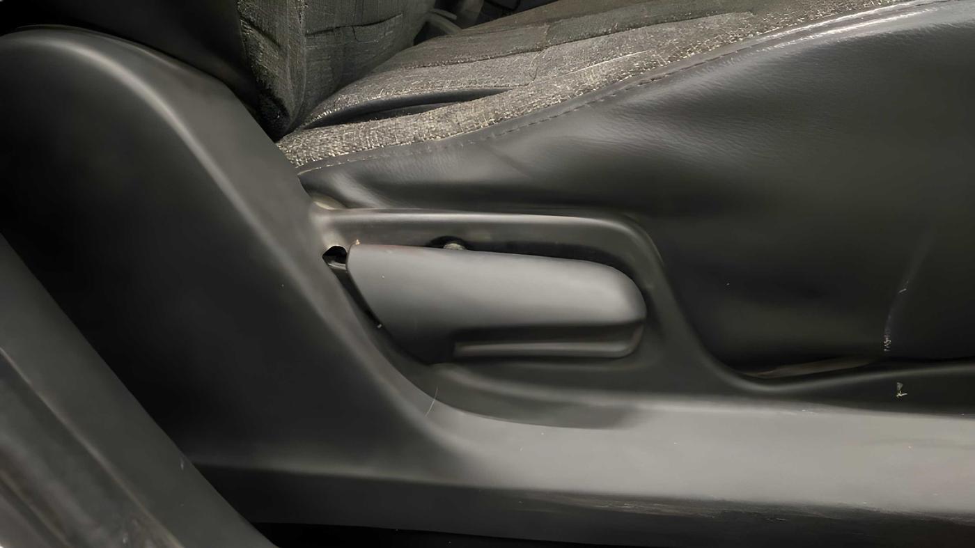 2013 Maruti Swift VDI, Diesel, Manual, 90,533 km, Driver Side Adjustment Panel