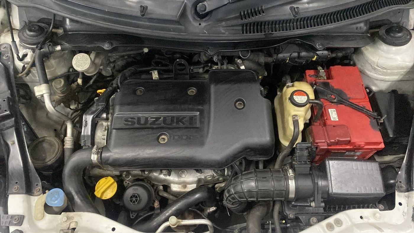 2013 Maruti Swift VDI, Diesel, Manual, 90,533 km, Open Bonet