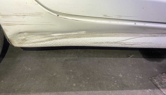 2013 Maruti Swift VDI, Diesel, Manual, 90,533 km, Right running board - Slightly dented