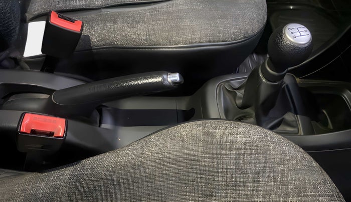 2013 Maruti Swift VDI, Diesel, Manual, 90,533 km, Gear Lever