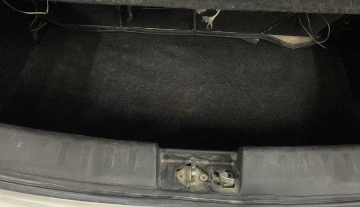 2013 Maruti Swift VDI, Diesel, Manual, 90,533 km, Boot Inside