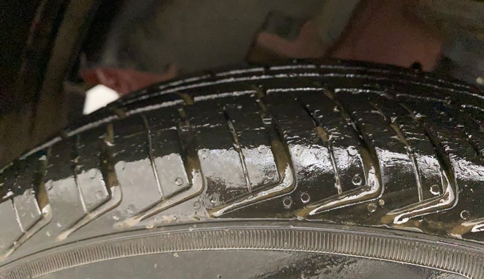 2017 Renault Kwid RXT 0.8, Petrol, Manual, 25,158 km, Left Front Tyre Tread