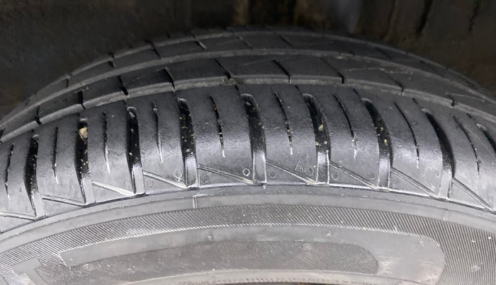 2019 Renault Kwid 1.0 CLIMBER OPT, Petrol, Manual, 24,427 km, Left Rear Tyre Tread