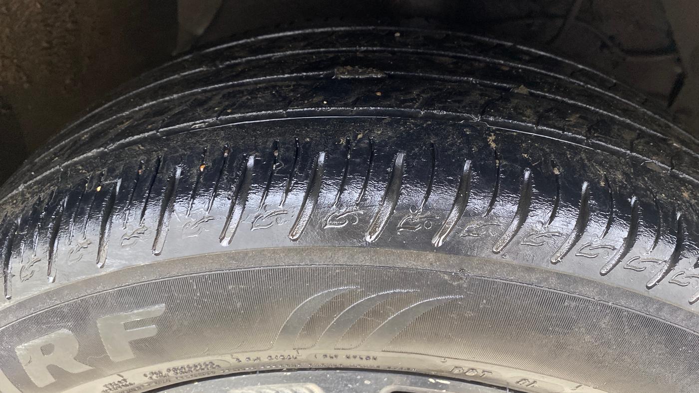 2020 Maruti Vitara Brezza ZXI AT SHVS, Petrol, Automatic, 99,527 km, Right Front Tyre Tread