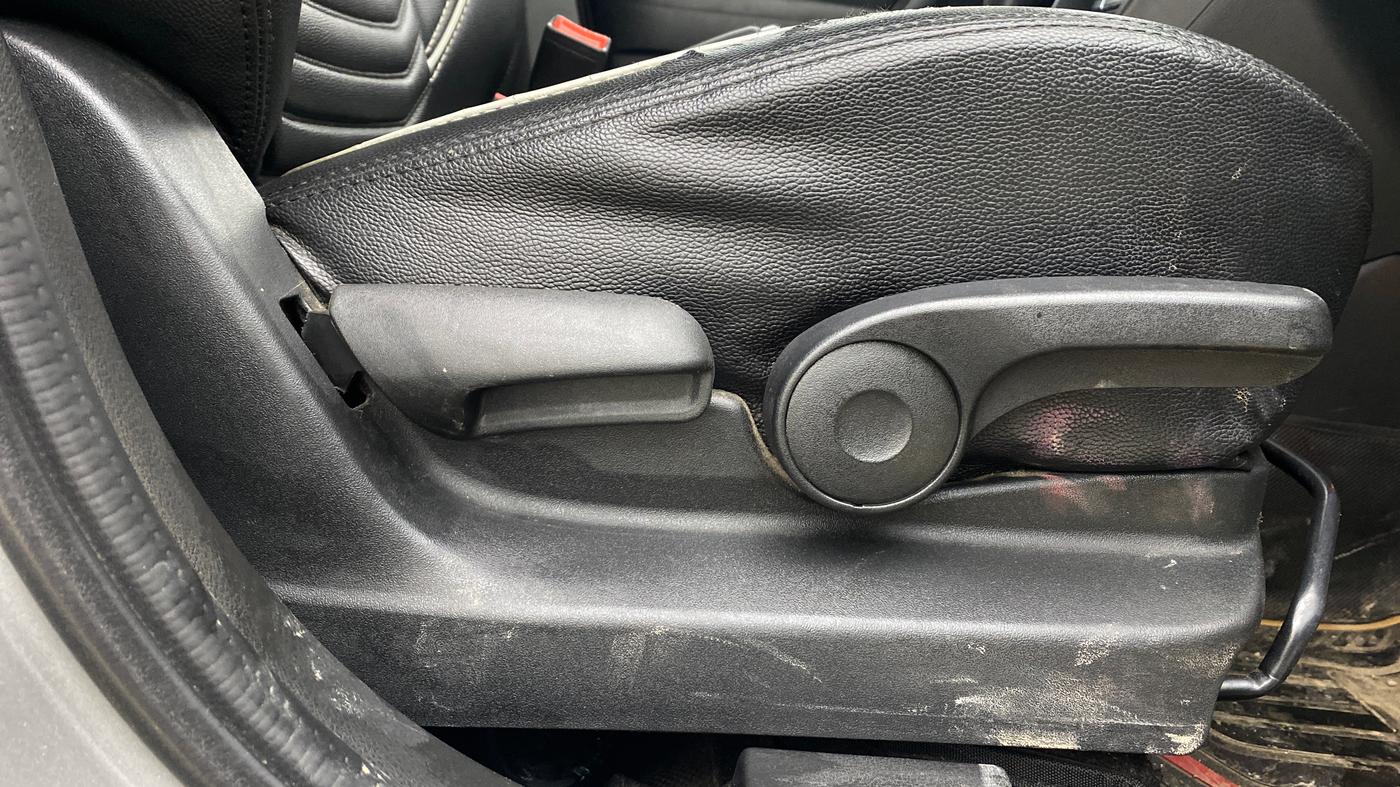 2020 Maruti Vitara Brezza ZXI AT SHVS, Petrol, Automatic, 99,527 km, Driver Side Adjustment Panel