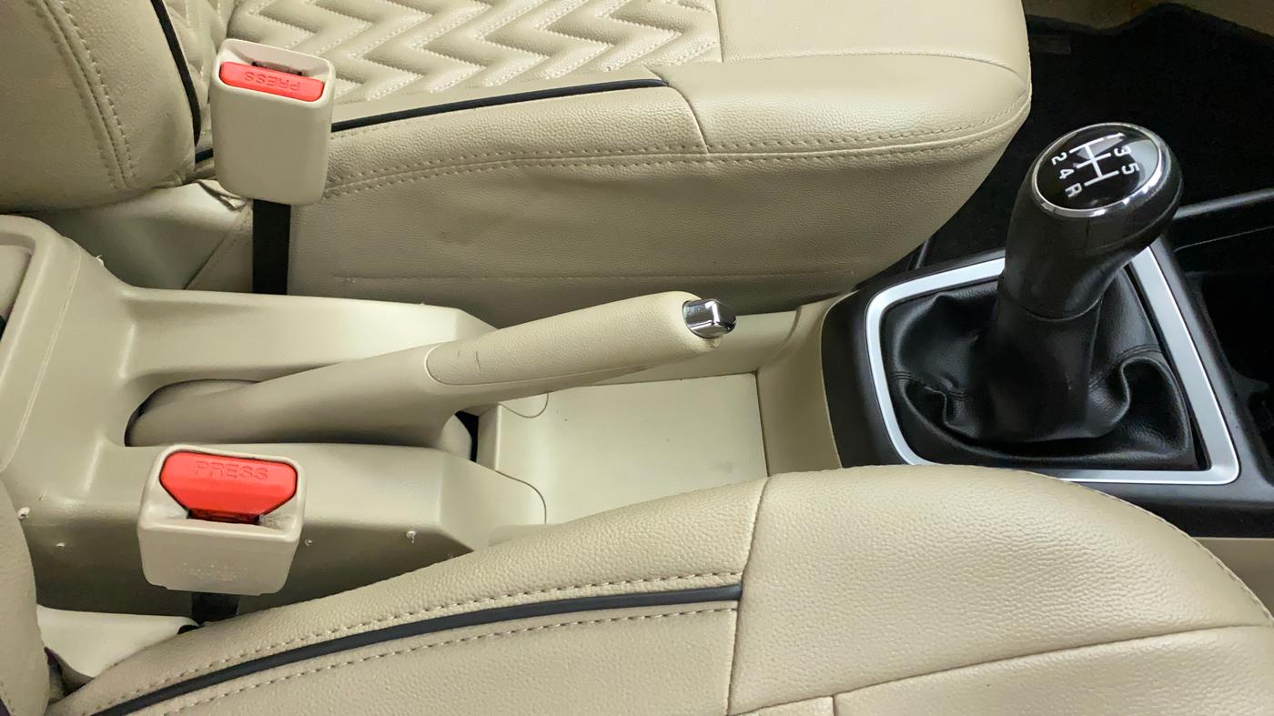 2018 Maruti Dzire VXI, Petrol, Manual, 53,297 km, Gear Lever