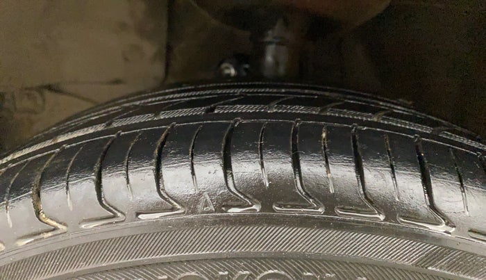 2015 Honda Amaze 1.2L I-VTEC SX, Petrol, Manual, 32,738 km, Left Front Tyre Tread