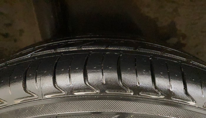 2015 Honda Amaze 1.2L I-VTEC SX, Petrol, Manual, 32,738 km, Right Rear Tyre Tread