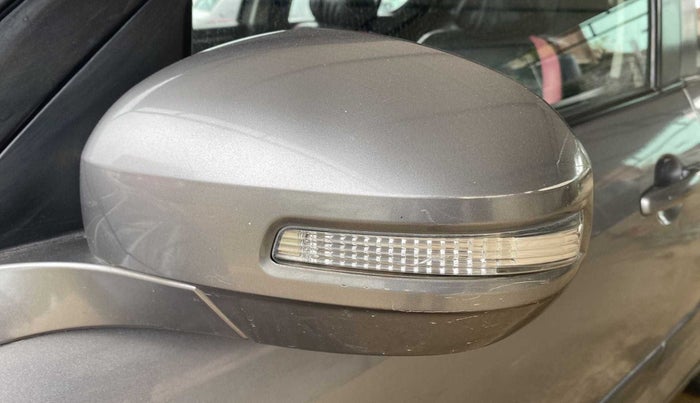 2014 Maruti Swift VXI, Petrol, Manual, 42,581 km, Left rear-view mirror - Mirror movement not proper