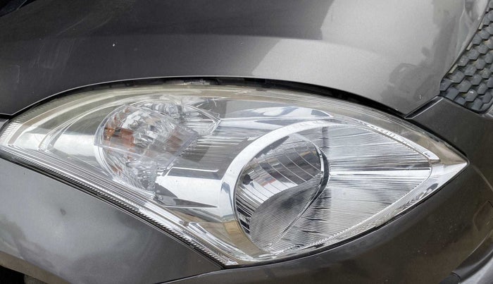 2014 Maruti Swift VXI, Petrol, Manual, 42,581 km, Right headlight - Minor scratches