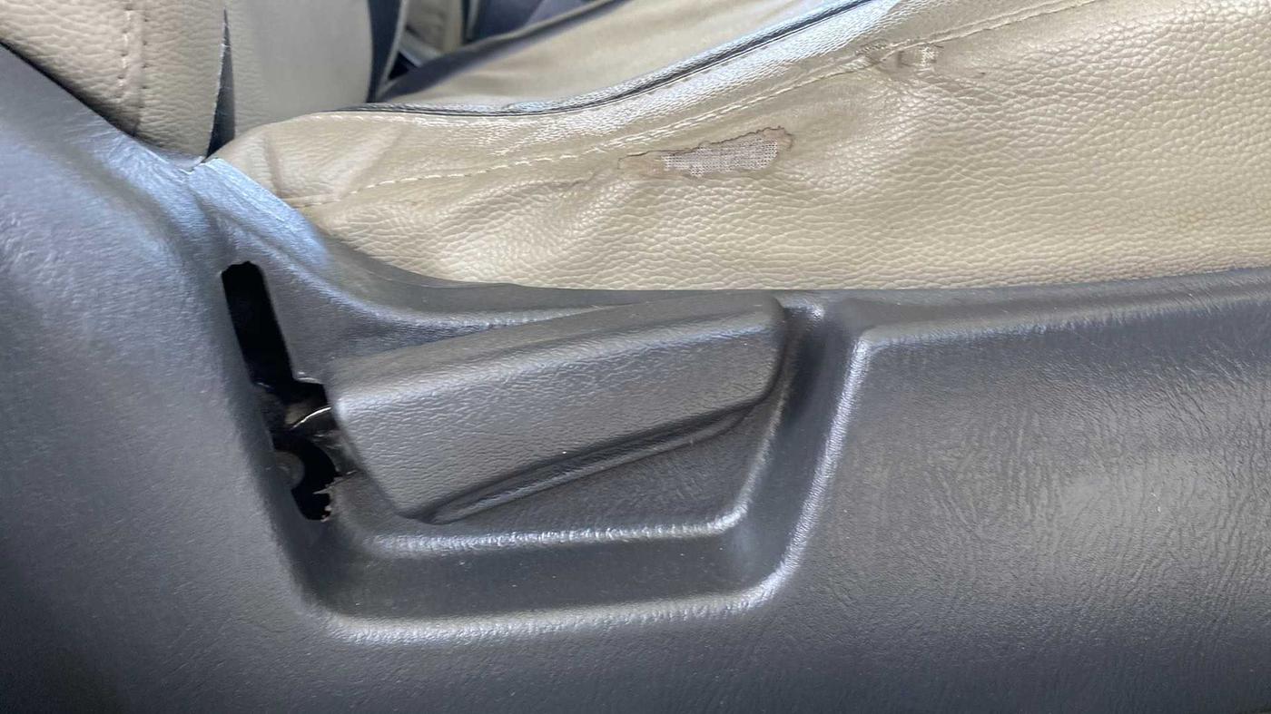 2017 Maruti Alto K10 LXI CNG (AIRBAG), CNG, Manual, 38,869 km, Driver Side Adjustment Panel