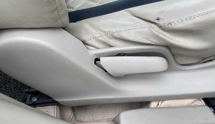 2016 Maruti Swift Dzire LXI, CNG, Manual, 1,18,334 km, Driver Side Adjustment Panel