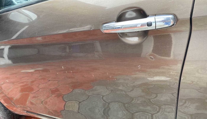 2014 Maruti Ciaz ZXI, Petrol, Manual, 1,18,295 km, Front passenger door - Minor scratches