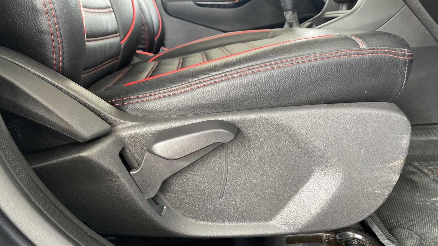 2020 Ford New Figo TITANIUM 1.2 PETROL MT, Petrol, Manual, 17,098 km, Driver Side Adjustment Panel