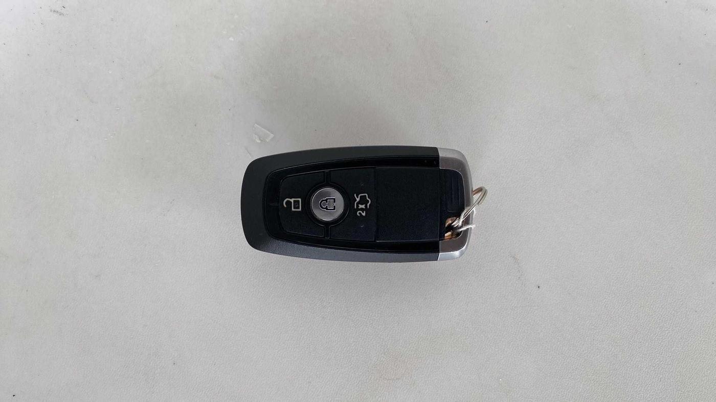 2020 Ford New Figo TITANIUM 1.2 PETROL MT, Petrol, Manual, 17,098 km, Key Close Up