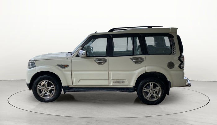2015 Mahindra Scorpio S10, Diesel, Manual, 73,036 km, Left Side