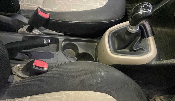 2017 Hyundai Grand i10 SPORTZ U2 1.2 CRDI, Diesel, Manual, 67,252 km, Gear Lever