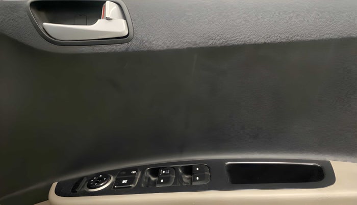 2017 Hyundai Grand i10 SPORTZ U2 1.2 CRDI, Diesel, Manual, 67,252 km, Driver Side Door Panels Control