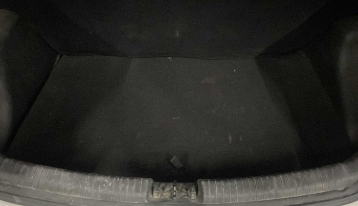 2017 Hyundai Grand i10 SPORTZ U2 1.2 CRDI, Diesel, Manual, 67,252 km, Boot Inside