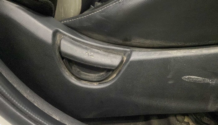 2017 Hyundai Grand i10 SPORTZ U2 1.2 CRDI, Diesel, Manual, 67,252 km, Driver Side Adjustment Panel