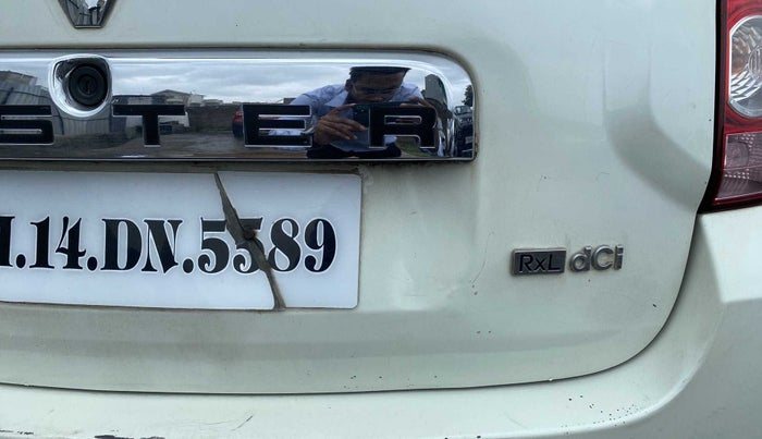 2012 Renault Duster 85 PS RXL DIESEL, Diesel, Manual, 94,706 km, Dicky (Boot door) - Paint has minor damage