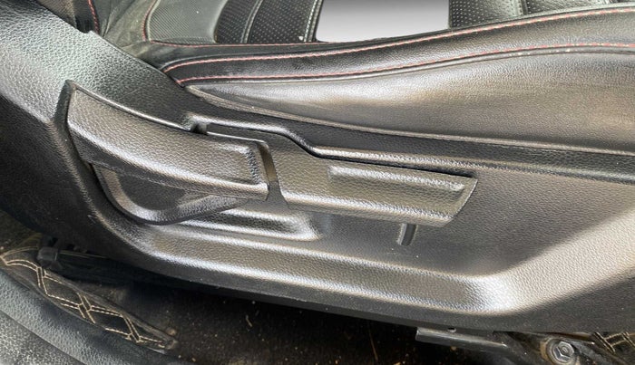 2019 KIA SELTOS GTX 1.4 PETROL, Petrol, Manual, 1,24,840 km, Driver Side Adjustment Panel