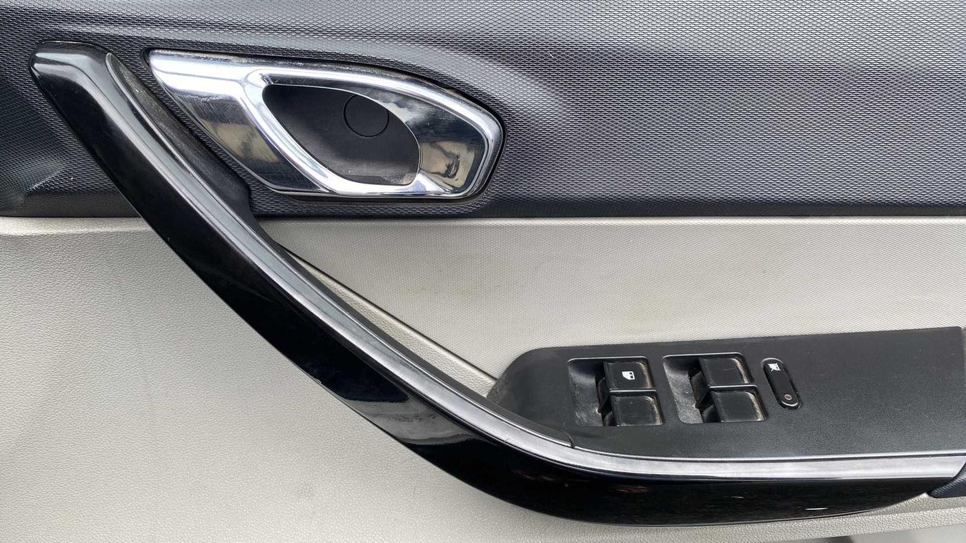 2018 Tata Tiago XZA PETROL, Petrol, Automatic, 29,515 km, Driver Side Door Panels Control