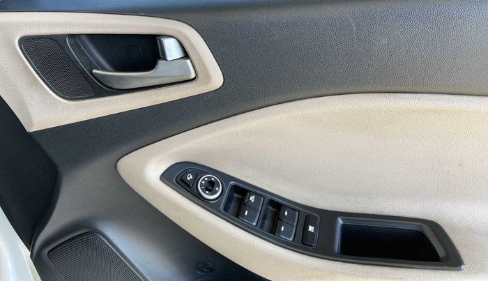 2014 Hyundai Elite i20 ASTA 1.4 CRDI, Diesel, Manual, 93,283 km, Driver Side Door Panels Control