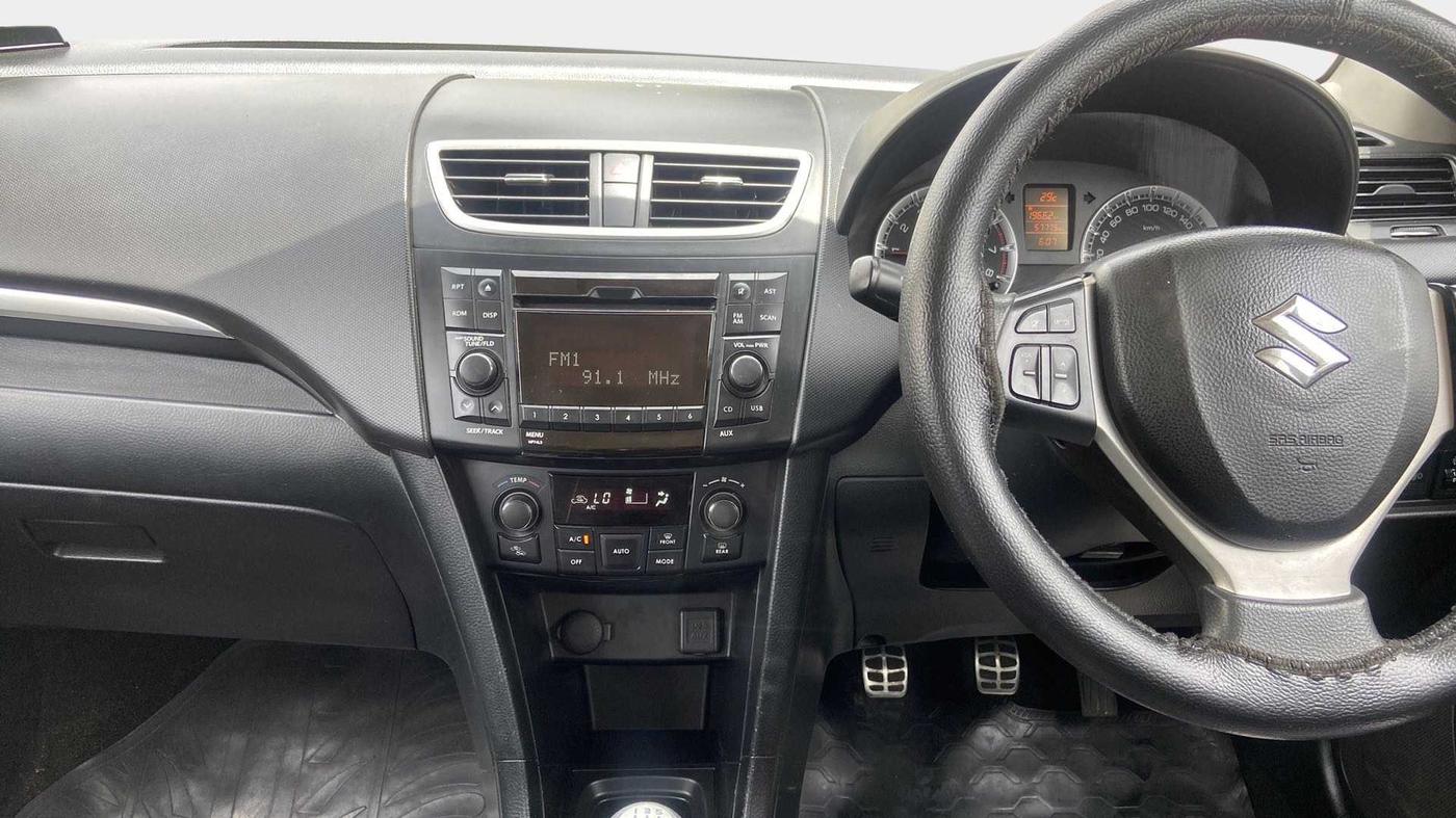2013 Maruti Swift ZXI, Petrol, Manual, 57,770 km, Infotainment System