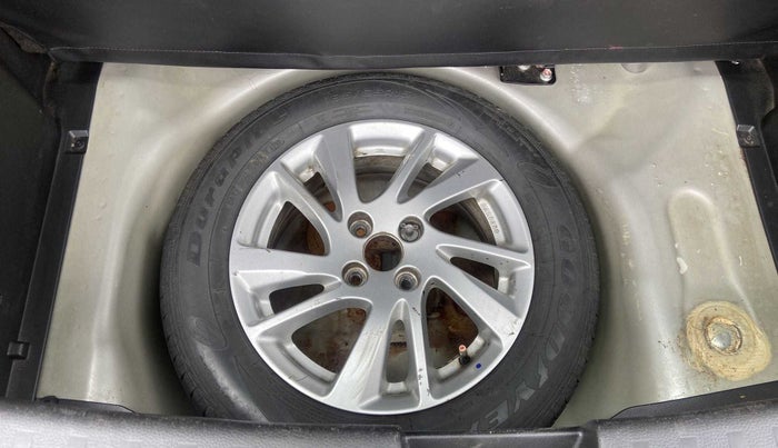 2013 Maruti Swift ZXI, Petrol, Manual, 57,770 km, Dicky (Boot door) - Jack missing
